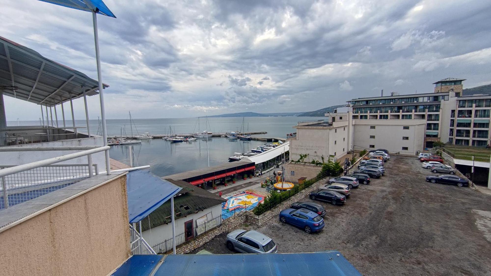 Lotos Hotel Balchik Bagian luar foto