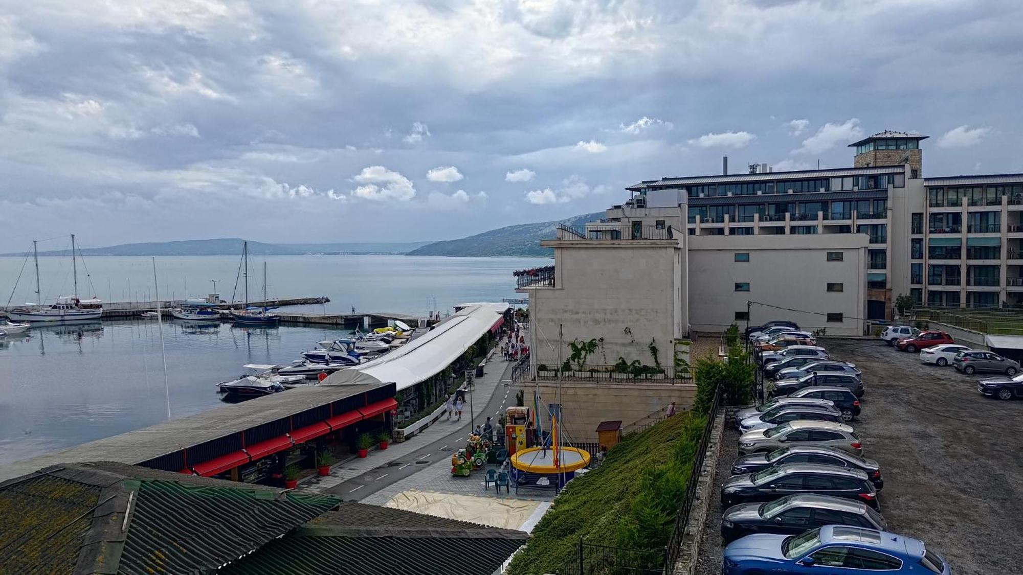 Lotos Hotel Balchik Bagian luar foto