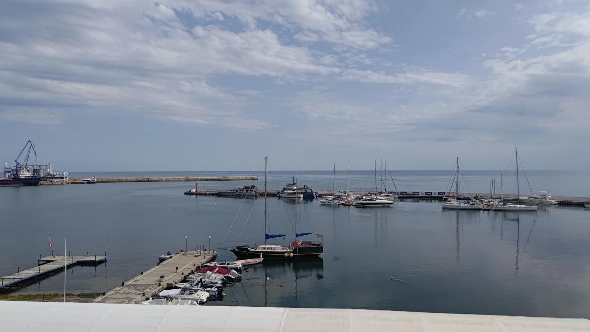 Lotos Hotel Balchik Bagian luar foto