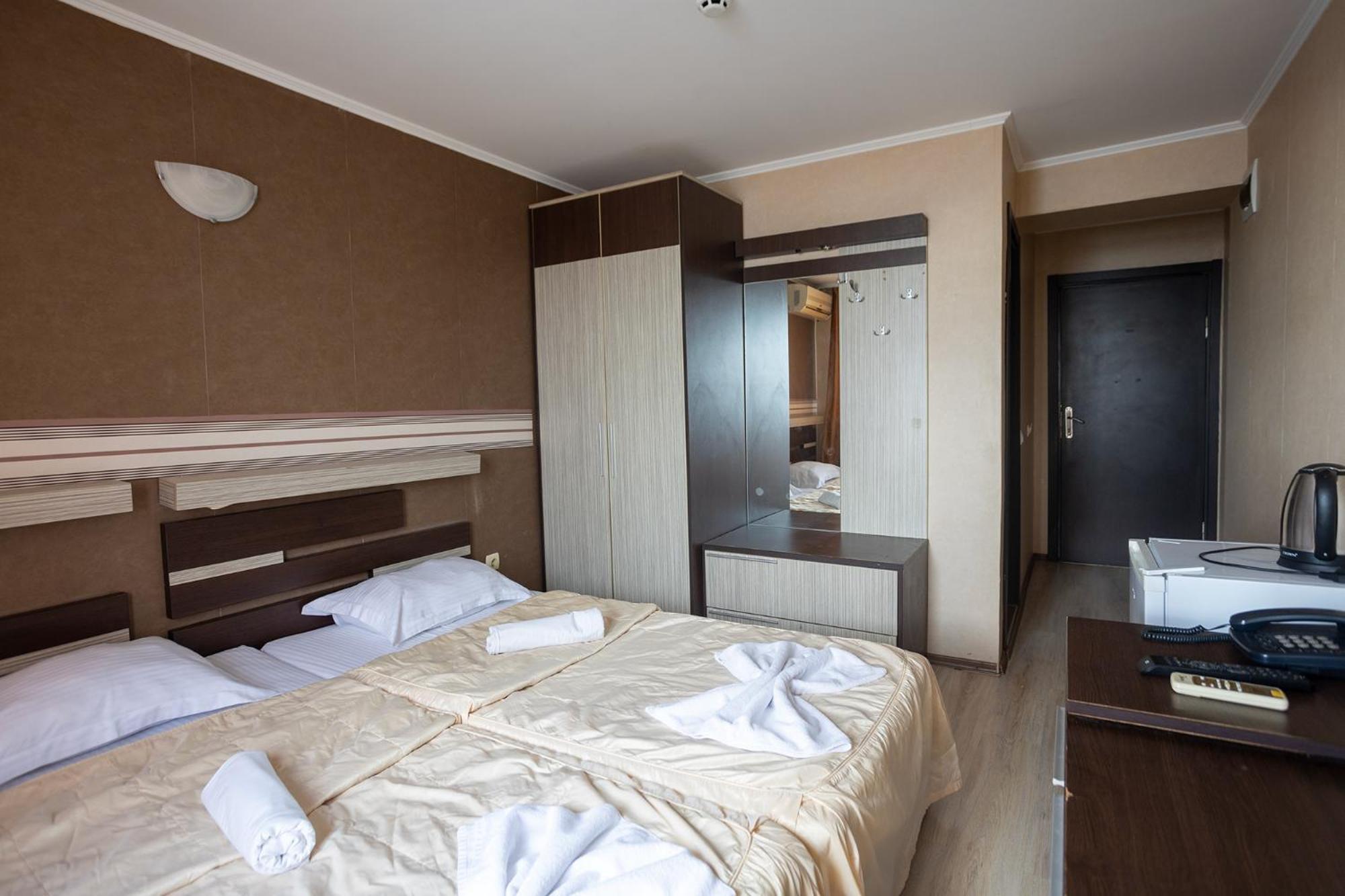 Lotos Hotel Balchik Bagian luar foto