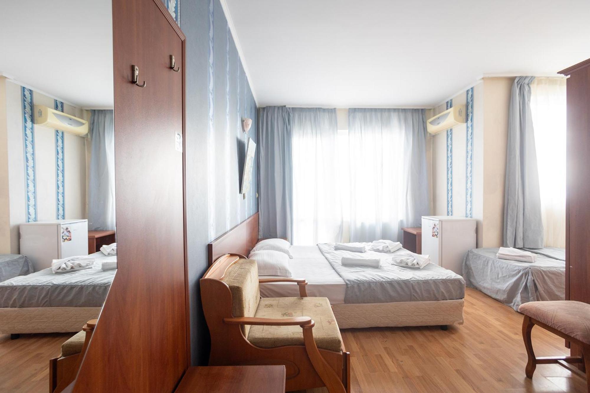 Lotos Hotel Balchik Bagian luar foto