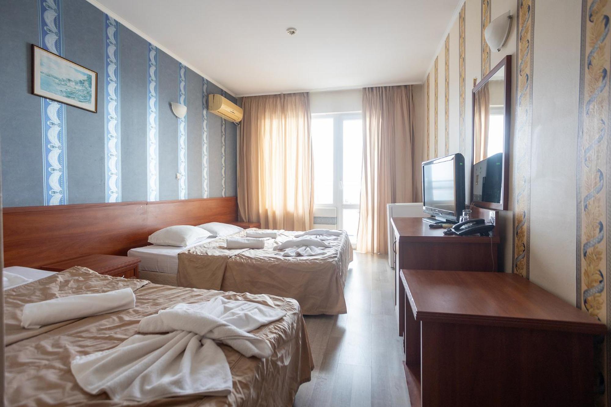 Lotos Hotel Balchik Bagian luar foto