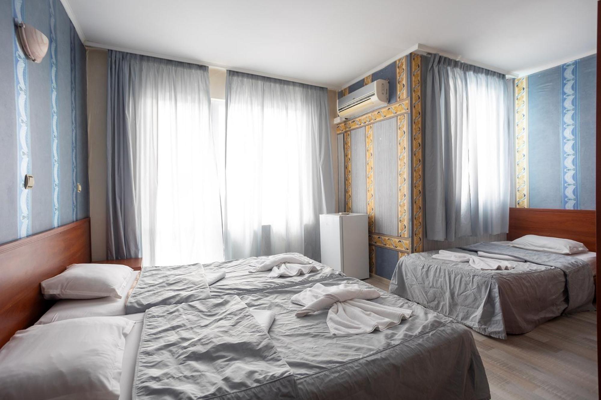 Lotos Hotel Balchik Bagian luar foto