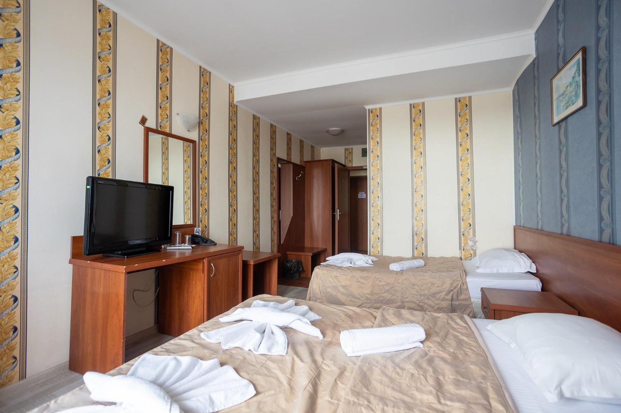 Lotos Hotel Balchik Bagian luar foto