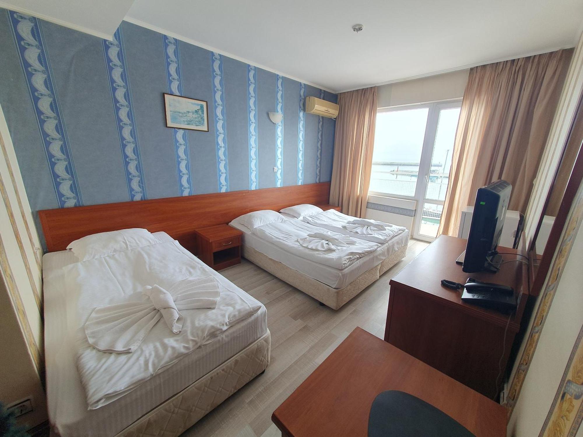 Lotos Hotel Balchik Bagian luar foto
