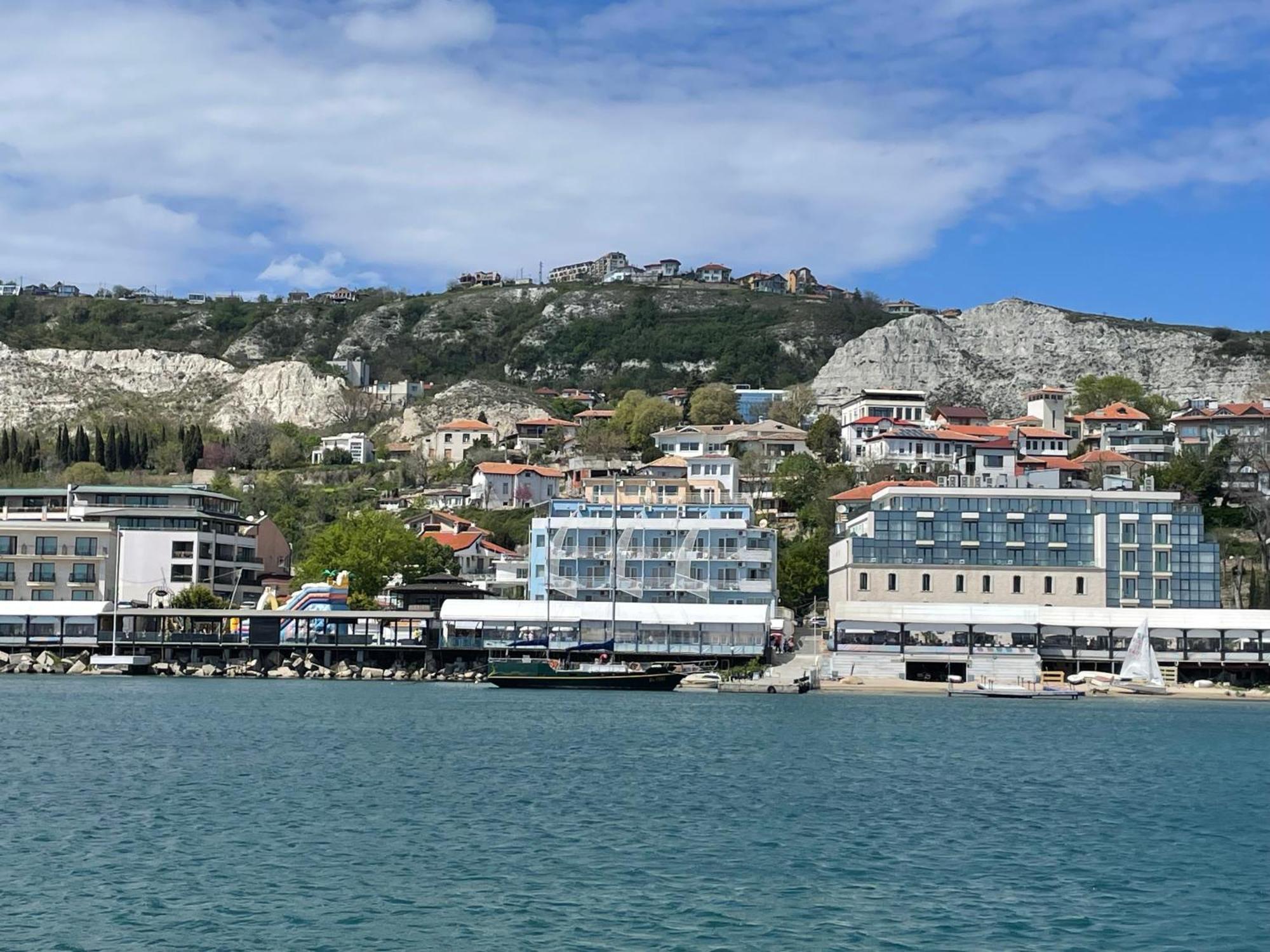 Lotos Hotel Balchik Bagian luar foto