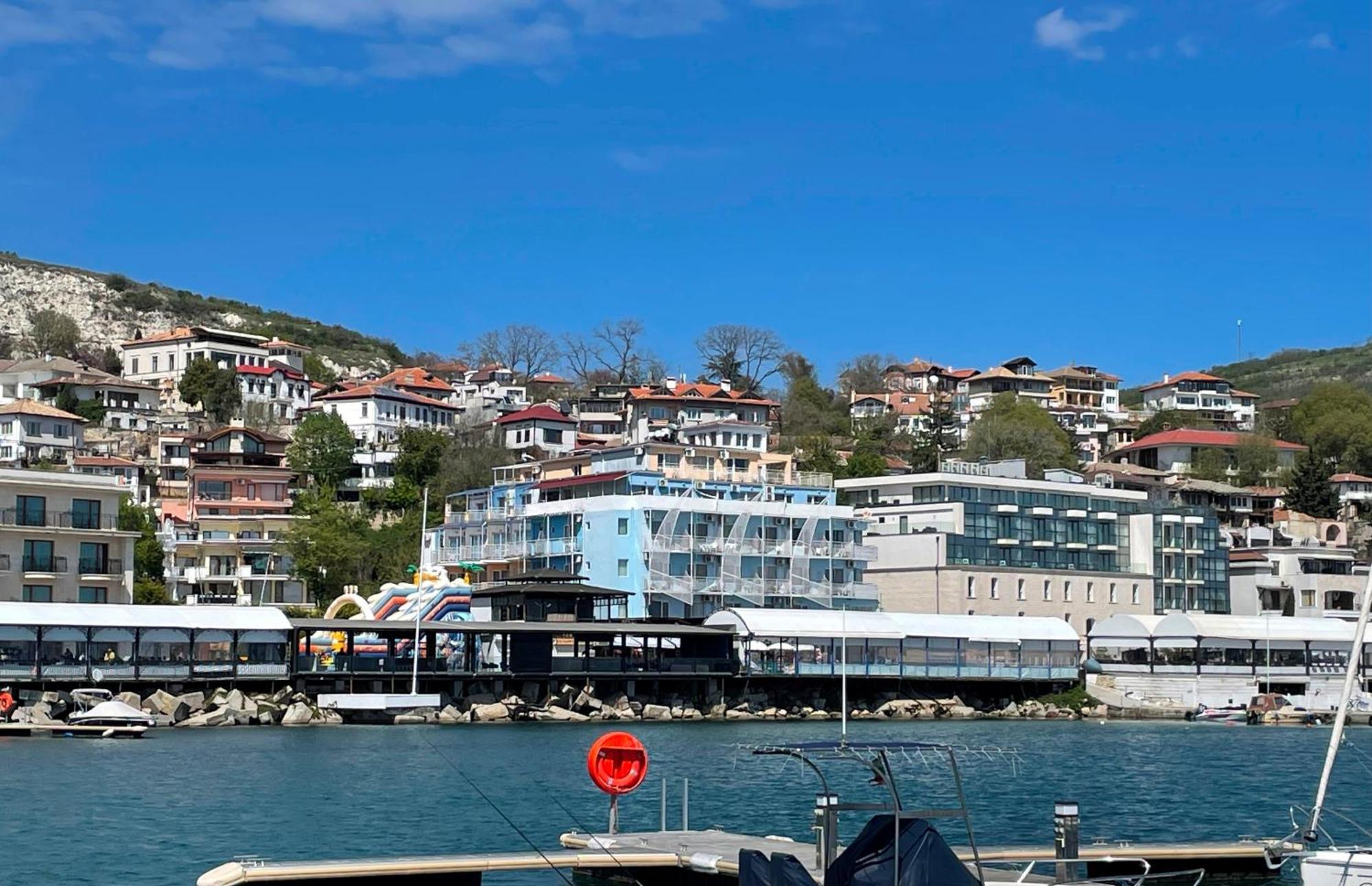 Lotos Hotel Balchik Bagian luar foto