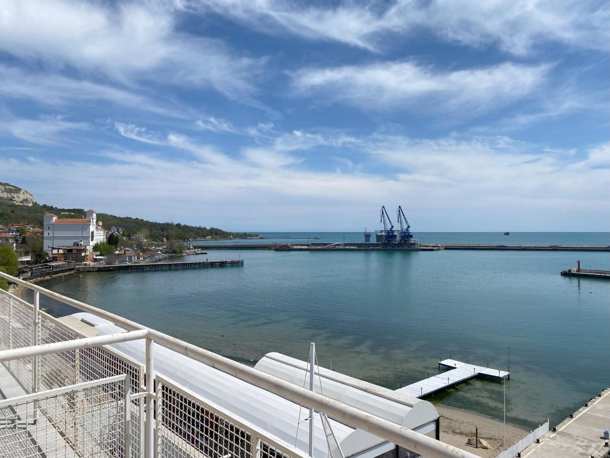 Lotos Hotel Balchik Bagian luar foto