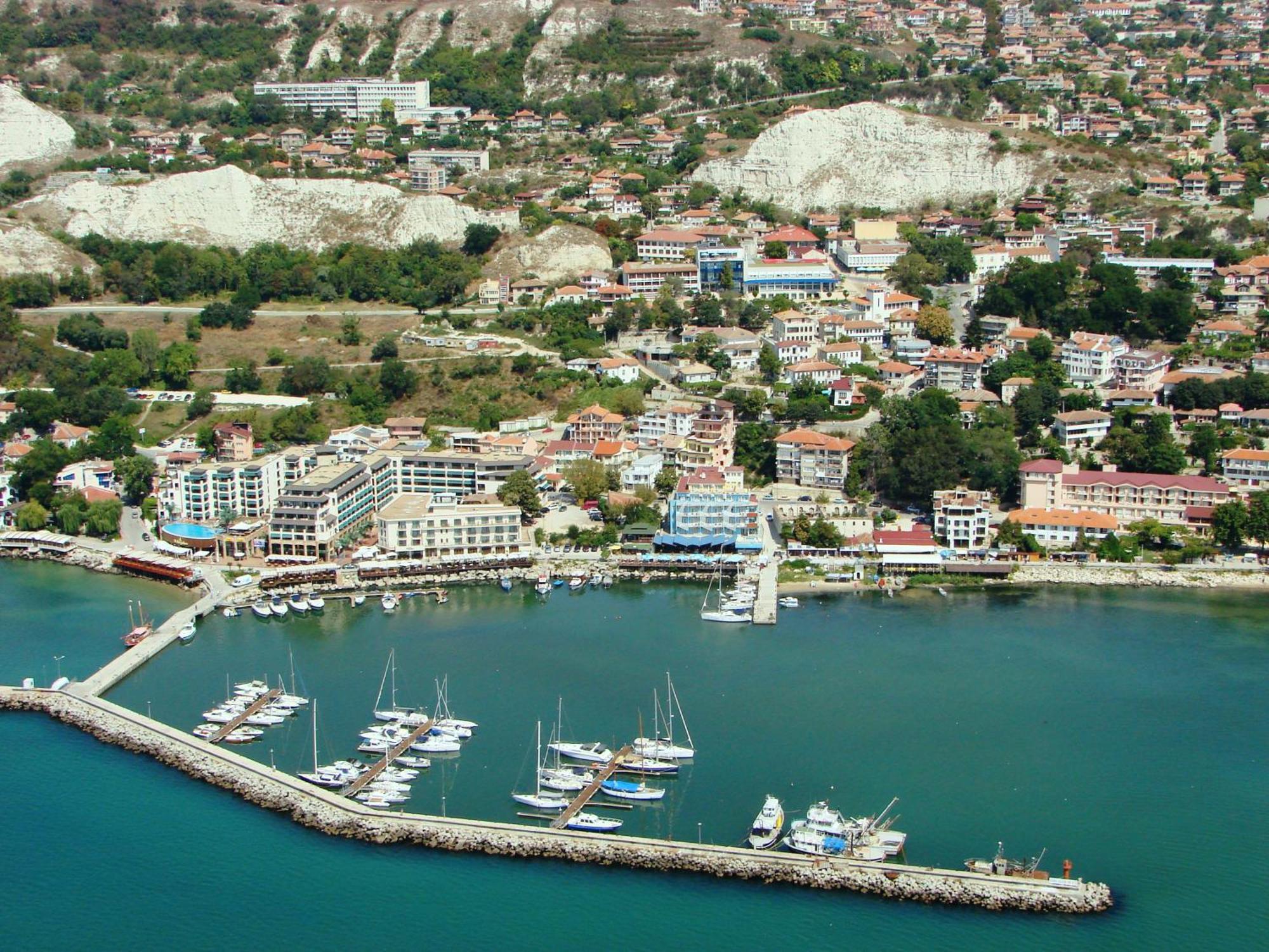 Lotos Hotel Balchik Bagian luar foto