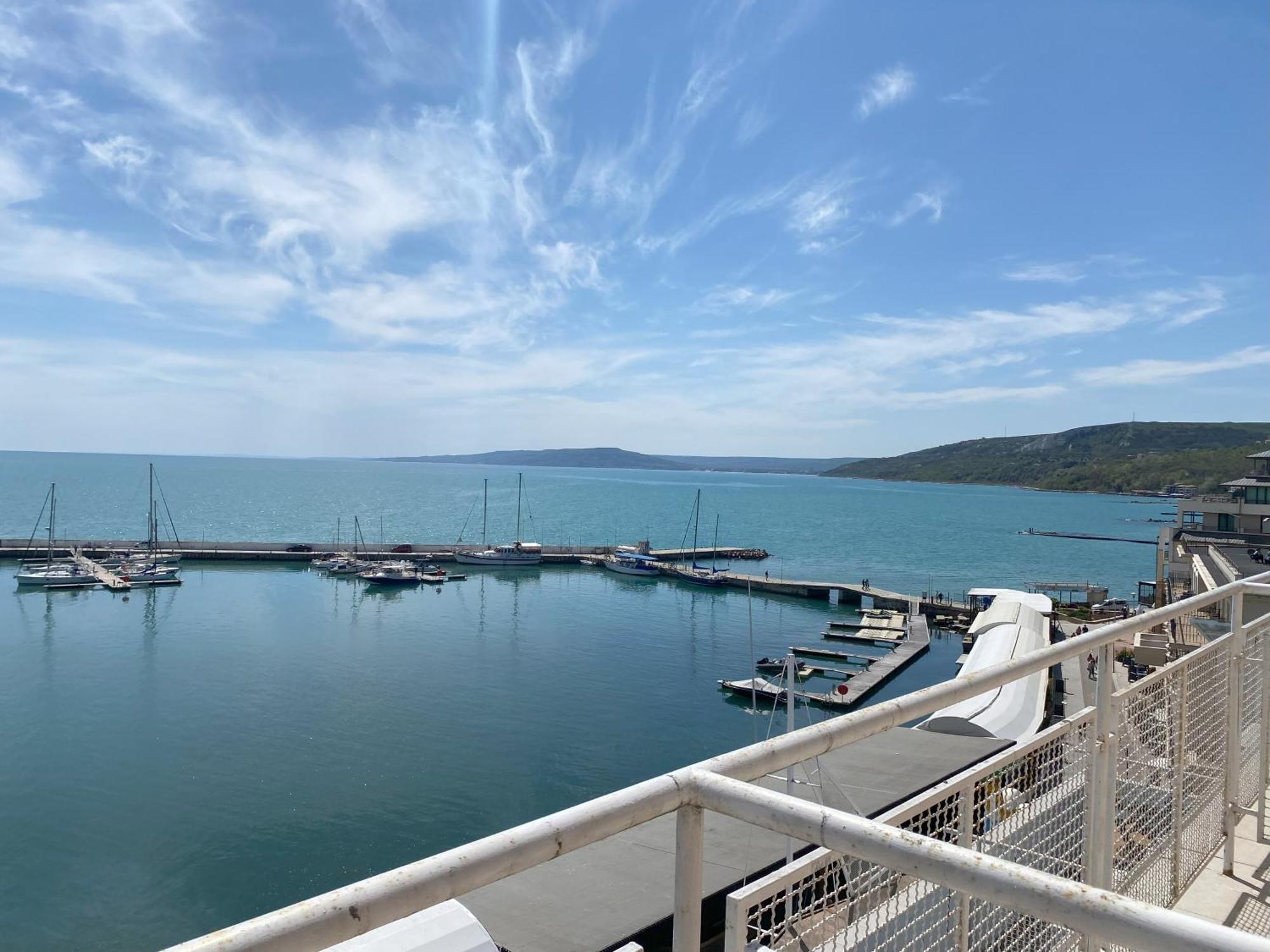 Lotos Hotel Balchik Bagian luar foto